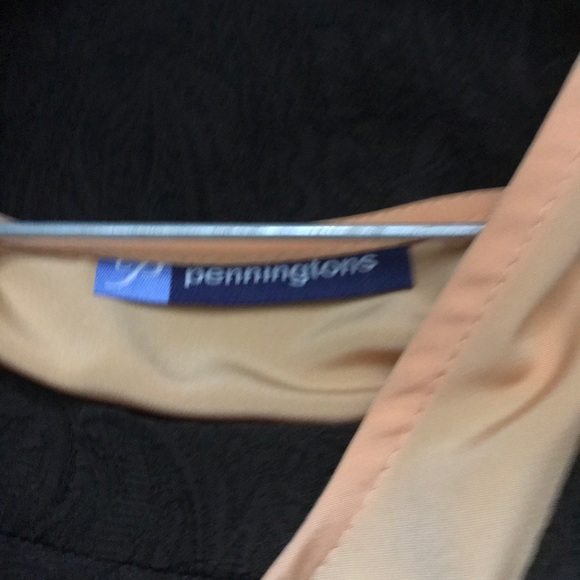 👗Pennington’s Dress Suit👗 - Picture 4 of 4